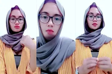 Bokep Indo Yulia Ukhty Nakal Pamer Belahan